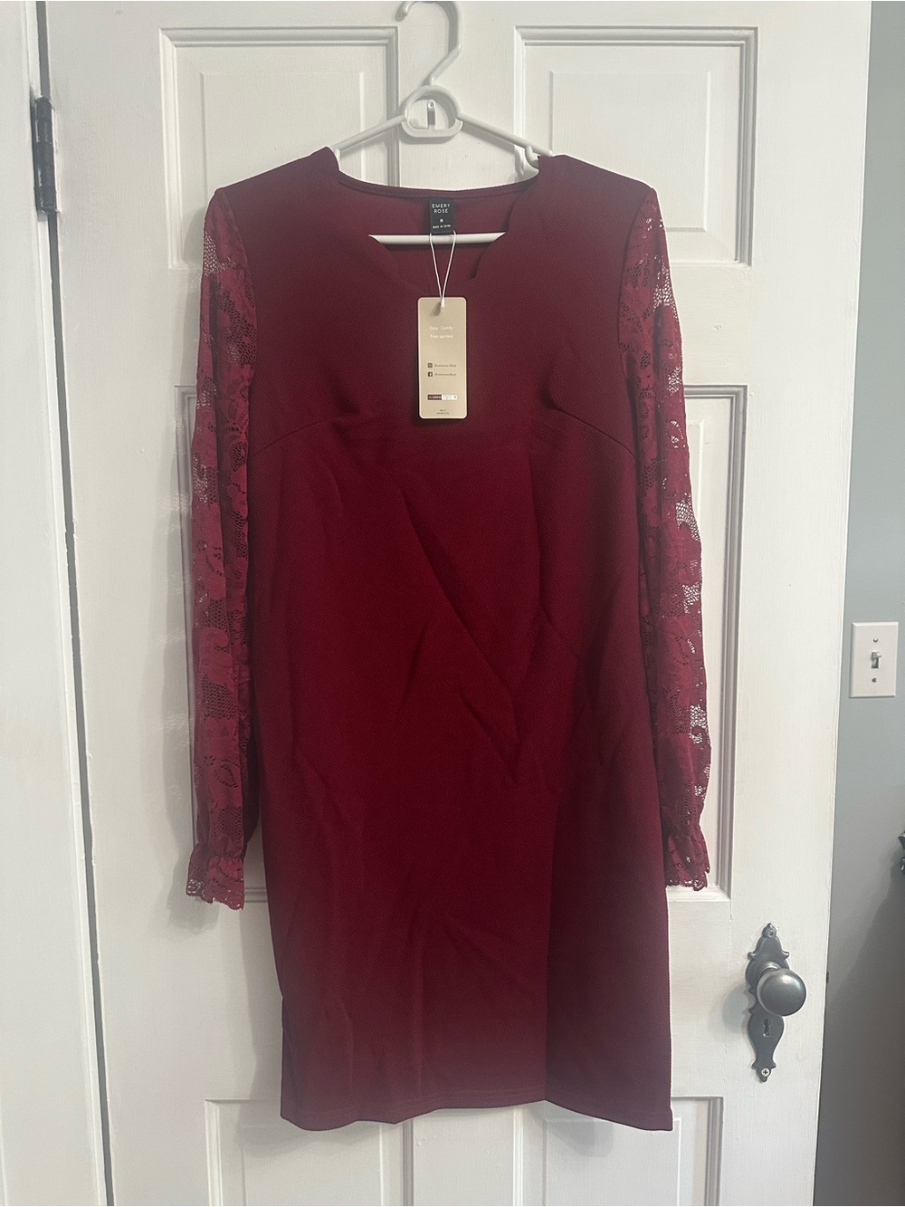 NWT Emery Rose Burgundy Lace Sleeve Scallop Neck Dress Size M